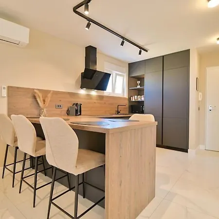 Noir Design Apartment Trogir